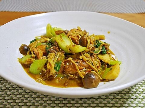 サバ缶と青梗菜のピリ辛カレー炒め